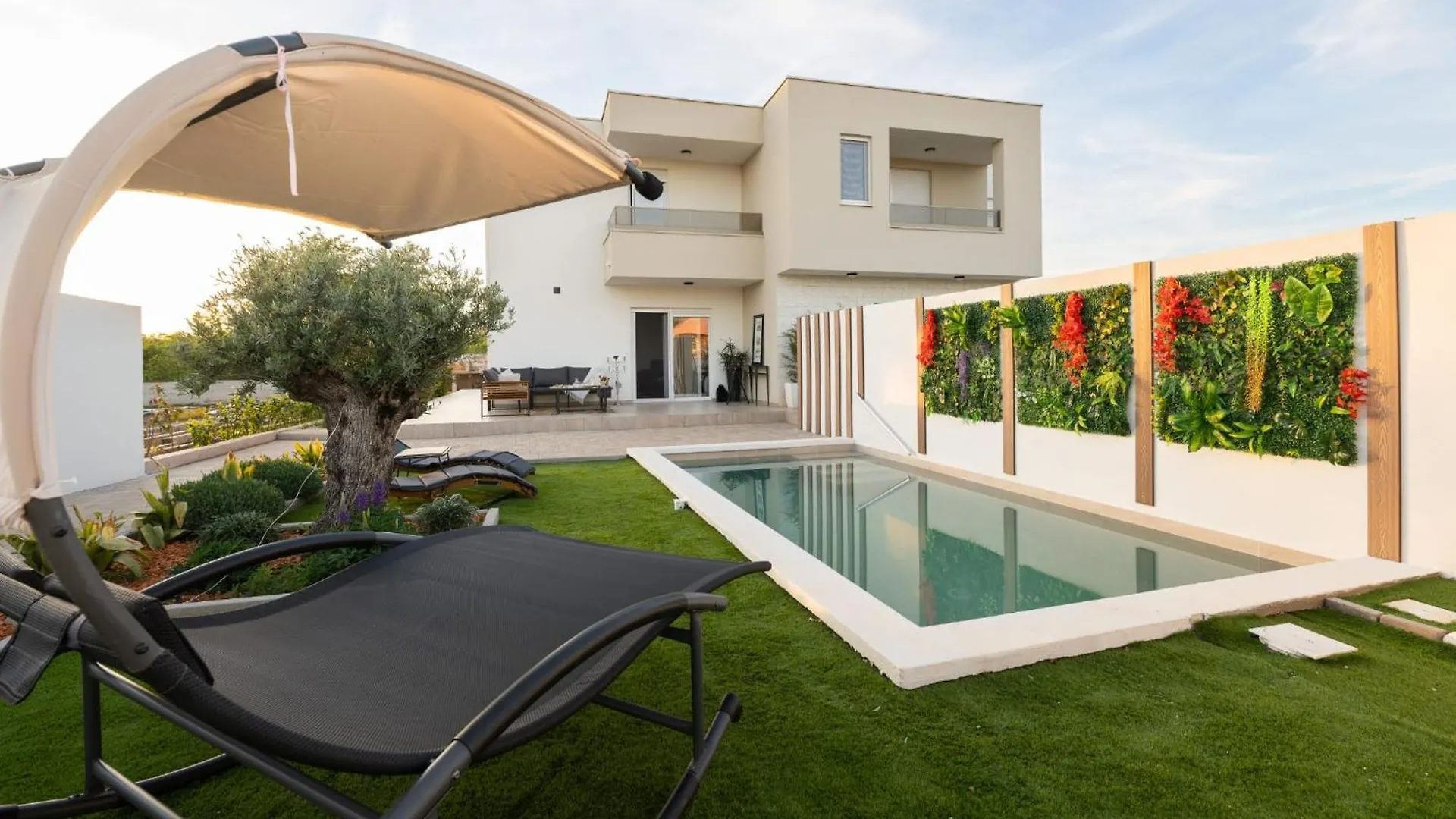 Villa La Perla, Zadar